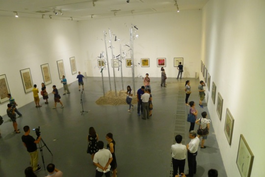 罗莹北京首展“线形象” 罗莹北京首展“线形象”