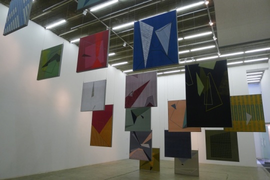 黄燎原再推新 北京现在迎首次抽象展 黄燎原再推新 北京现在迎首次抽象展
