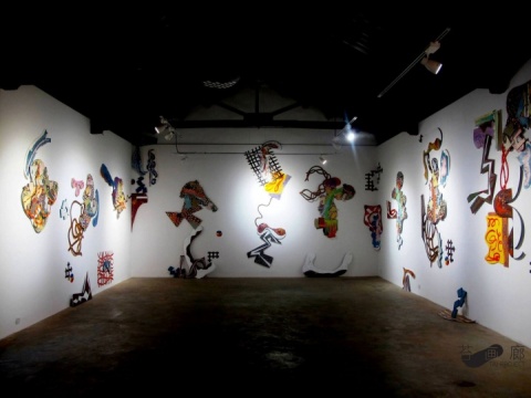 2012 “昆明组曲”装置展,艺术家:Michael Downs (澳大利亚)
2012 “昆明组曲”装置展,艺术家:Michael Downs (澳大利亚)