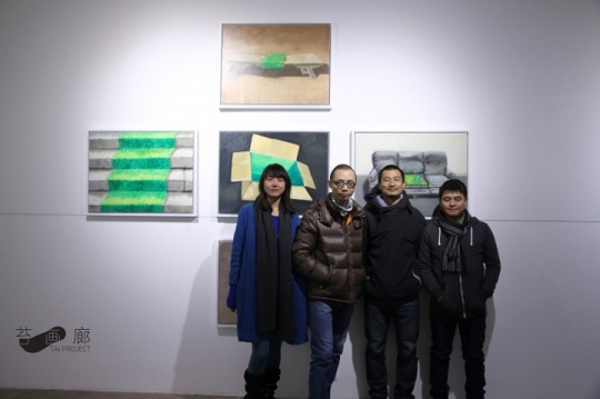 左起:苔画廊创办人刘丽芬,罗菲,策展人薛滔,艺术家李荣强 左起:苔画廊创办人刘丽芬,罗菲,策展人薛滔,艺术家李荣强