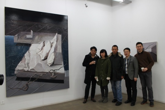 展览现场嘉宾合影（由左向右）：马树青、何情、尹齐、现实空间负责人江涛、策展人于海元
