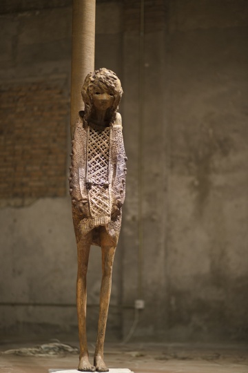 《火柴》 50×50×180cm 铸铁 2013
《火柴》 50×50×180cm 铸铁 2013