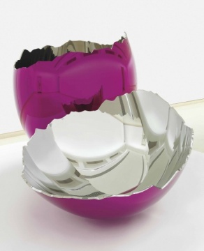 杰夫•昆斯,《Cracked Egg》,不锈钢镜面抛光,透明色涂层,165.1×159.1×159.1cm,100×159.1×159.1cm,1996-2004
图片来源:Christie's
杰夫•昆斯,《Cracked Egg》,不锈钢镜面抛光,透明色涂层,165.1×159.1×159.1cm,100×159.1×159.1cm,1996-2004
图片来源:Christie's