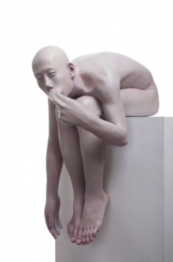 《秘密》 25×45×53cm 青铜丙烯着色 2011
《秘密》 25×45×53cm 青铜丙烯着色 2011