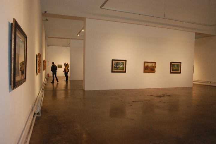 展厅中的29件油画风景,均创作于1989-1999年间
展厅中的29件油画风景,均创作于1989-1999年间