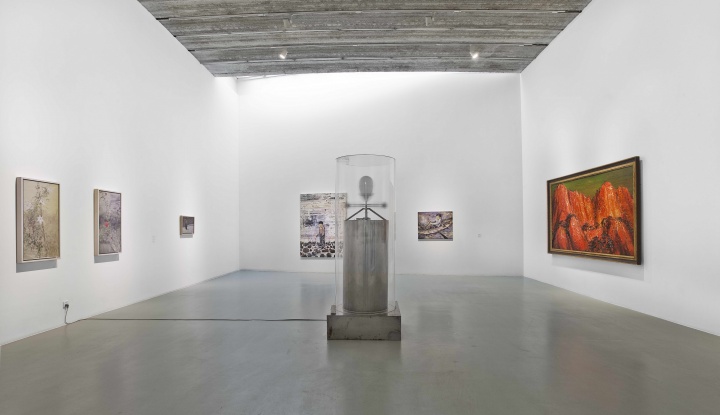 其草场地空间的开幕展《天工开悟》在不同媒介作品间形成了新的对话语境
其草场地空间的开幕展《天工开悟》在不同媒介作品间形成了新的对话语境