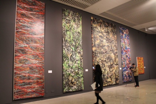 国博展厅 彩色画面的作品灵感源于汉代织锦
