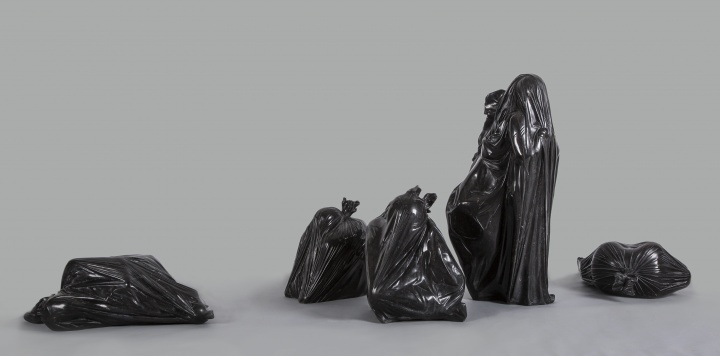 《慢性》不规则尺寸 黑色大理石 2013
