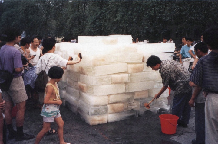 尹秀珍《洗河1995行为1》 尹秀珍《洗河1995行为1》