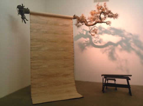 《一棵松》，郭工，装置作品，180×150×500cm，2013
