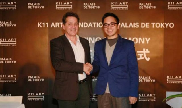 中国非营利性组织K11艺术基金会和巴黎的现代艺术博物馆东京宫宣布了为期三年的合作计划 。图为11艺术基金创始人郑志刚(右)和东京宫馆长让·德·劳西(左)
中国非营利性组织K11艺术基金会和巴黎的现代艺术博物馆东京宫宣布了为期三年的合作计划 。图为11艺术基金创始人郑志刚(右)和东京宫馆长让·德·劳西(左)