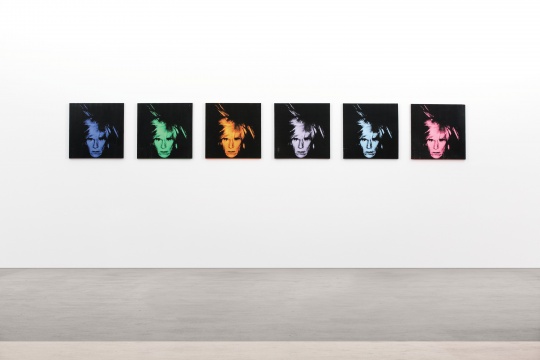 安迪•沃霍的《Sxi Self-Portraits》，成交价为3012万美元
