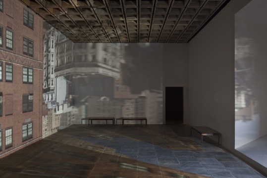 艺术家Zoe Leonard的作品《945Madison Avenue》Photo:Bill Jacobson Studio
艺术家Zoe Leonard的作品《945Madison Avenue》Photo:Bill Jacobson Studio