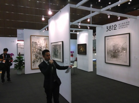 来自香港的3812艺廊带来了许多水墨作品
来自香港的3812艺廊带来了许多水墨作品