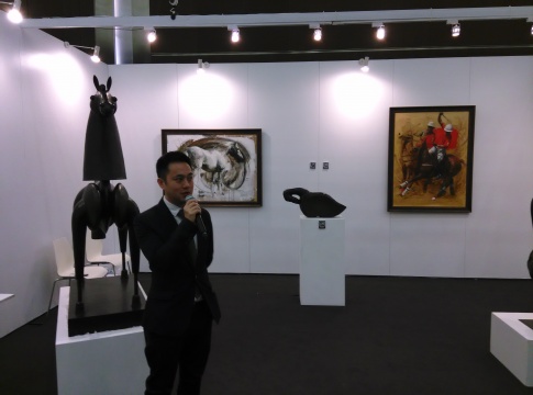 杜梦堂展示了多件王克平署名的铜制雕塑
杜梦堂展示了多件王克平署名的铜制雕塑