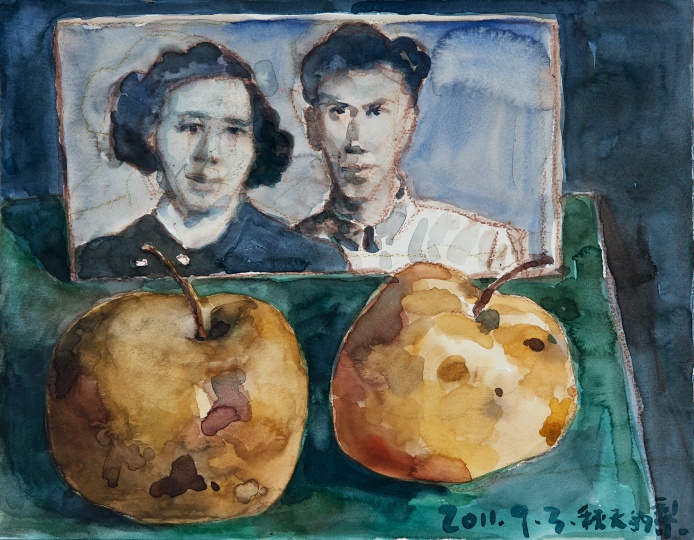 《两个梨和父母的照片》32×41cm 纸本水彩 2011
《两个梨和父母的照片》32×41cm 纸本水彩 2011