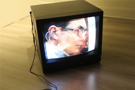《卷心菜沙拉》,附身于作品前与艺术家一同感受音乐的美妙
《卷心菜沙拉》,附身于作品前与艺术家一同感受音乐的美妙