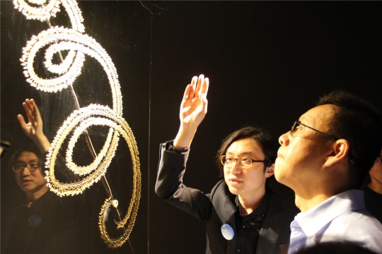 A4当代艺术中心李杰向观众导览
A4当代艺术中心李杰向观众导览