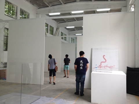 布展中的塑料三厂展厅
布展中的塑料三厂展厅