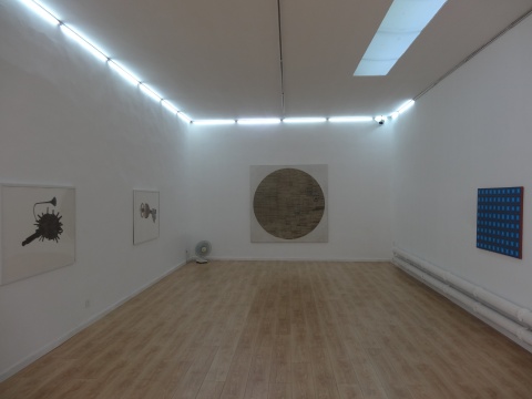 egg画廊的展厅一如既往的整洁且条理清晰、丝毫不乱
egg画廊的展厅一如既往的整洁且条理清晰、丝毫不乱