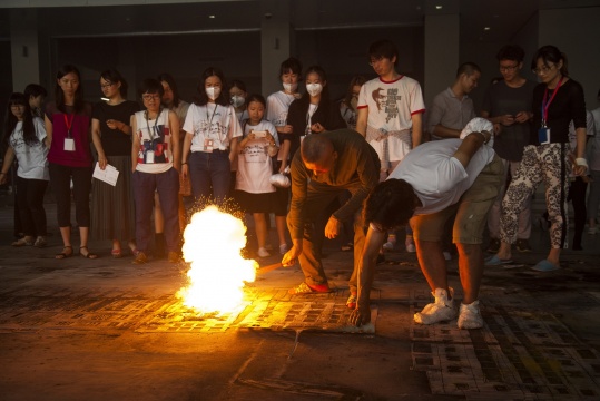 爆破现场。图片版权属于JJY PHOTO，蔡工作室提供
