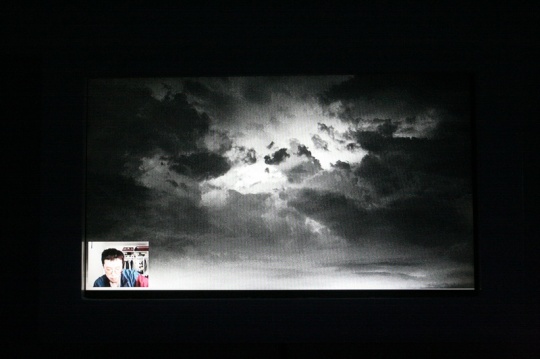 作品《Lightning01》 2014 录像装置 时长: 01:40
作品《Lightning01》 2014 录像装置 时长: 01:40