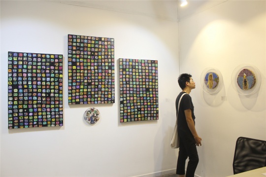 承载过多,便不得不取舍,是为更好前行,画面中没有图像的黑色区域即为此意
承载过多,便不得不取舍,是为更好前行,画面中没有图像的黑色区域即为此意