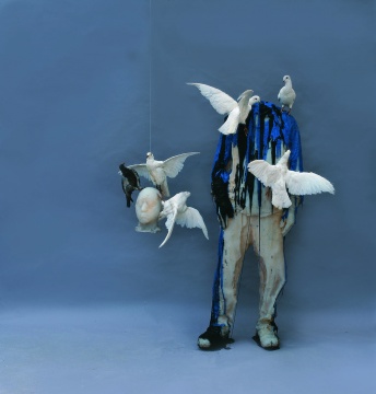 《广场8》160x105x80cm 硅橡胶 2014
《广场8》160x105x80cm 硅橡胶 2014