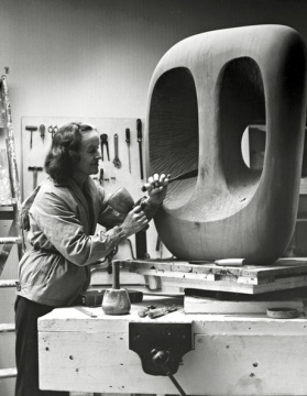 Hepworth carving Hollow Form with White Interior in 1963. Photograph: Val Wilmer/Courtesy Bowness, Hepworth Estate
Hepworth carving Hollow Form with White Interior in 1963. Photograph: Val Wilmer/Courtesy Bowness, Hepworth Estate