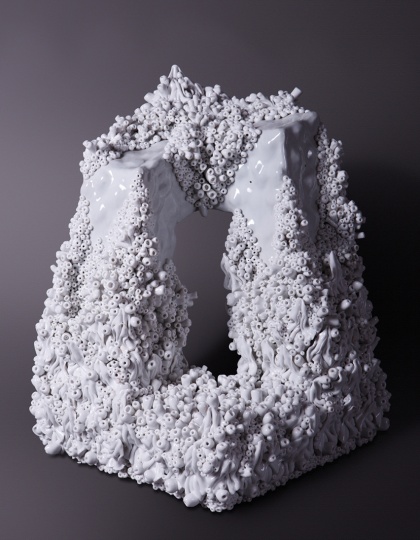 “CCTV NO.3” 48×43×47cm 瓷 2012
“CCTV NO.3” 48×43×47cm 瓷 2012