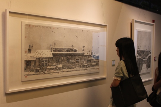 在《故园》前静默的观者
在《故园》前静默的观者