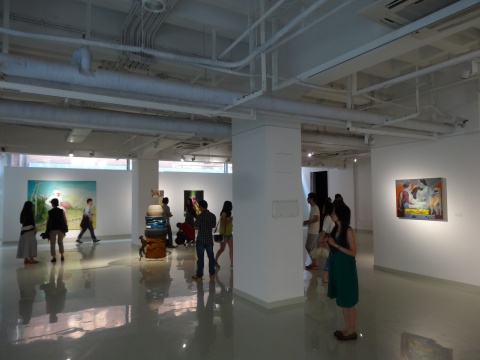 无论是架上绘画、雕塑作品还是空间装置,都将上舍空间的展厅利用得恰到好处
无论是架上绘画、雕塑作品还是空间装置,都将上舍空间的展厅利用得恰到好处