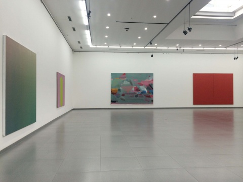 展览作品尺幅几乎近2米以上
展览作品尺幅几乎近2米以上