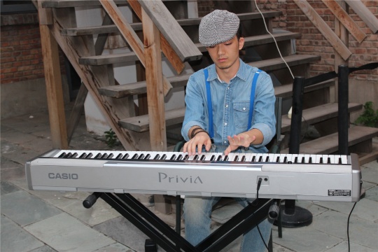 客串的音乐人范忆堂
客串的音乐人范忆堂