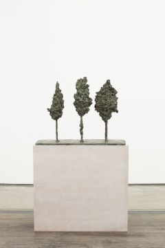 欧阳春，《渣滓》，三棵树，青铜，86x34x65cm，2013
