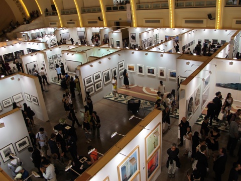 4月9日到9月7日,大陆地区第一个摄影艺博会,第一届上海艺术影像展在上海展览中心举行
4月9日到9月7日,大陆地区第一个摄影艺博会,第一届上海艺术影像展在上海展览中心举行