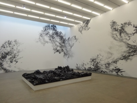 瑞士艺术家Julia Steiner的作品，传统气息扑面而来，气场颇为强大
