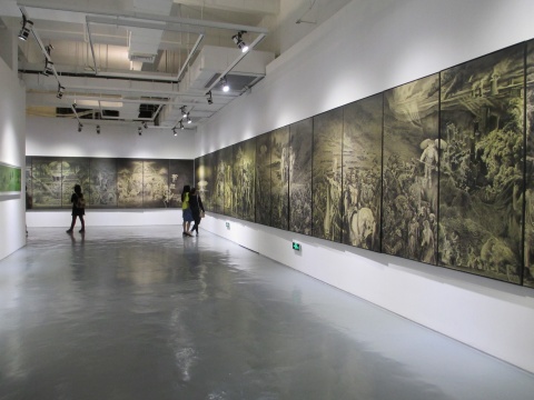 任戬的作品《纪元》有36米长，成为展场上的长卷王。
