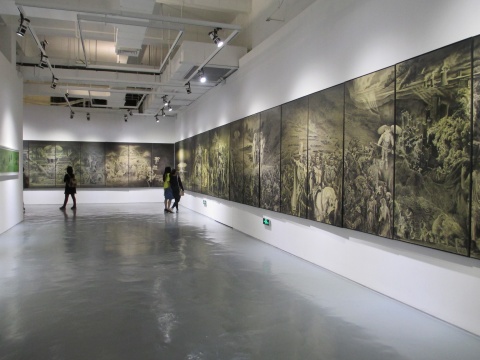 任戬的作品《纪元》有36米长,成为展场上的长卷王。
任戬的作品《纪元》有36米长,成为展场上的长卷王。