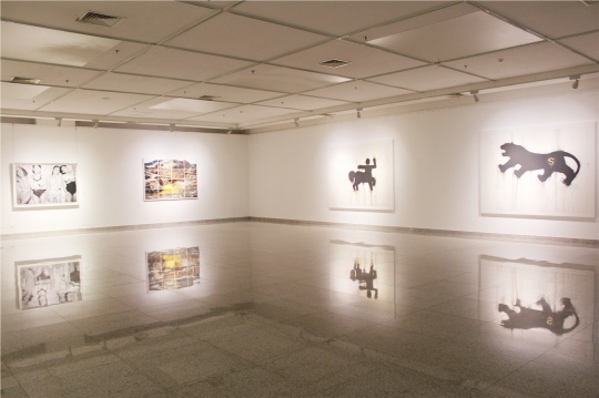 右边:魏青吉2007年作品《奋斗》及2013年作品《超虎》。
右边:魏青吉2007年作品《奋斗》及2013年作品《超虎》。