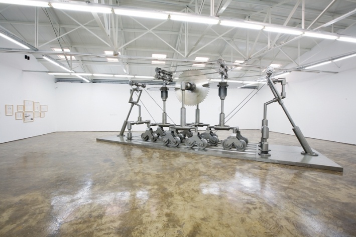 2007年 收藏王鲁炎作品《被锯的锯》阿拉里奥个展现场图
2007年 收藏王鲁炎作品《被锯的锯》阿拉里奥个展现场图