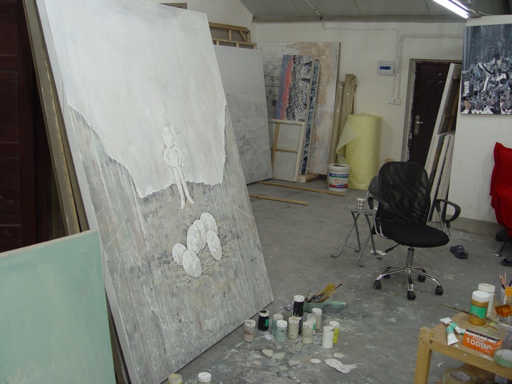 李继开的工作室场景
李继开的工作室场景