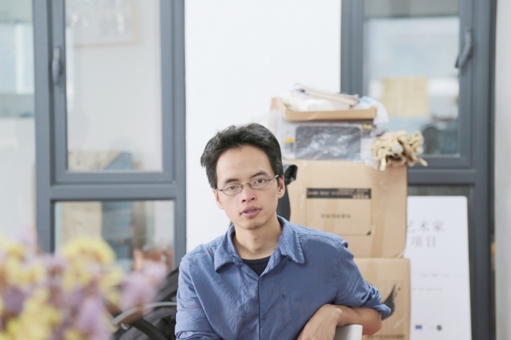 易连是感官造物实验室的负责人。
易连是感官造物实验室的负责人。