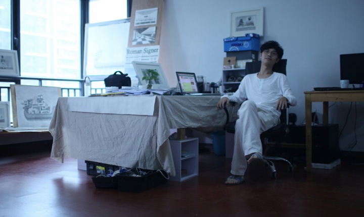 在教学之外,曹澍与易连共同发展“三线TV”的项目,同时延续个人动画作品的创作。
在教学之外,曹澍与易连共同发展“三线TV”的项目,同时延续个人动画作品的创作。