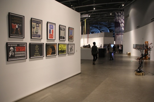 阳台小组围绕“建国”这一话题展开不同的创作讨论。
阳台小组围绕“建国”这一话题展开不同的创作讨论。
