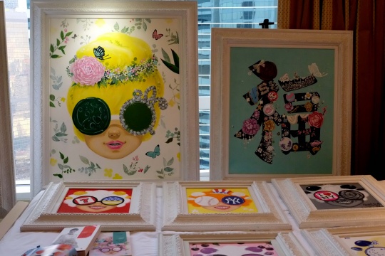 来自韩国的The Bien Gallery 极富年轻色彩的作品 吸引着客人的到访
来自韩国的The Bien Gallery 极富年轻色彩的作品 吸引着客人的到访