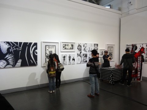 一淳还在展览现场推出自己的长篇漫画作品
一淳还在展览现场推出自己的长篇漫画作品