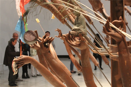 作品的解读视角多元,或宗教、或哲学、或现成品利用等
作品的解读视角多元,或宗教、或哲学、或现成品利用等