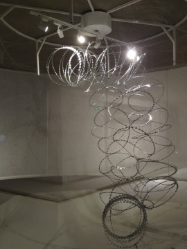 王璜生的作品《隔空》
王璜生的作品《隔空》