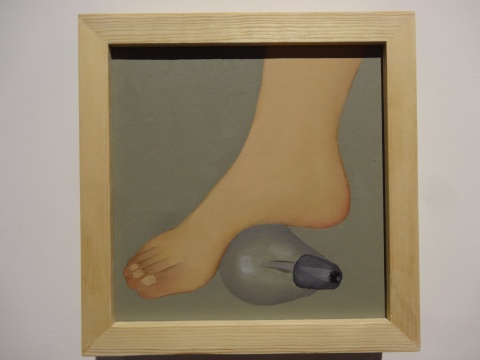 《脚踩灯泡》20 x 20cm  布面油画 2013
